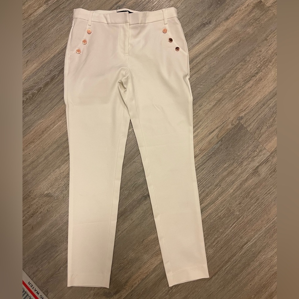 NWOT IVANKA TRUMP WHITE PANTSUITS SKINNY PANTS WITH GOLD BUTTONS US4